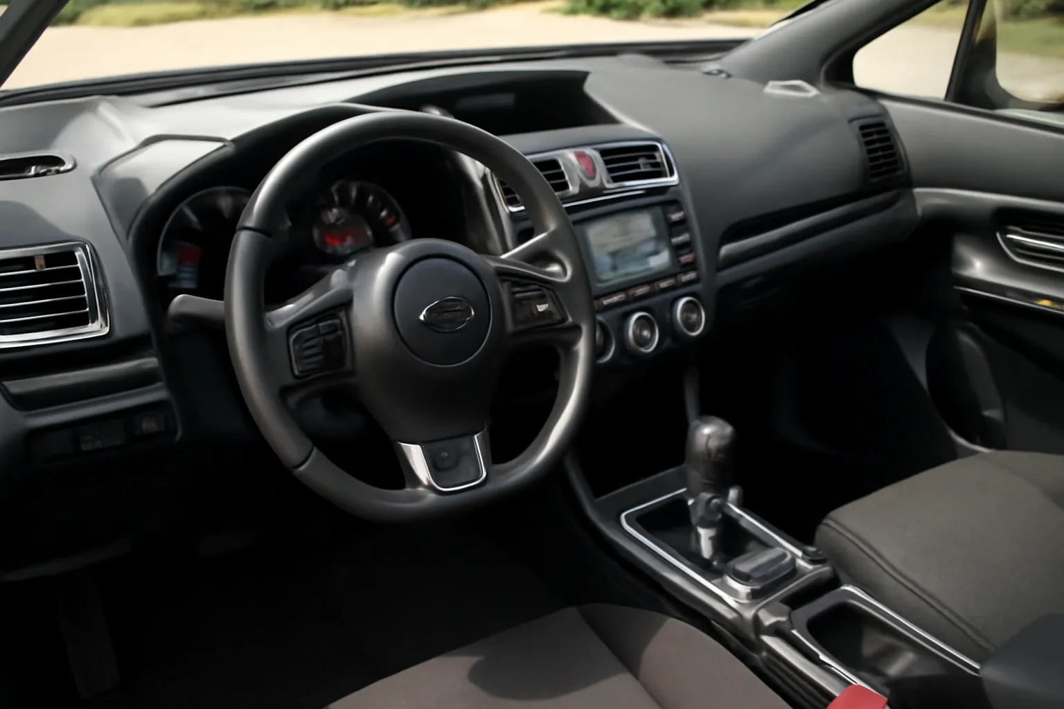 Изображение автомобиля Subaru WRX с акцентом на аудиосистему