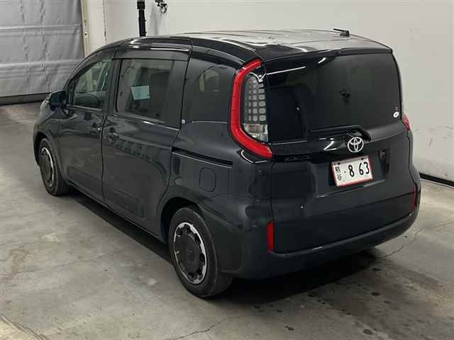 Toyota Sienta 3 поколение