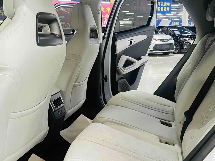 BYD Yuan UP