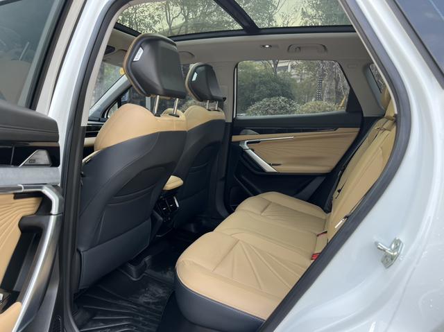 Geely Boyue L