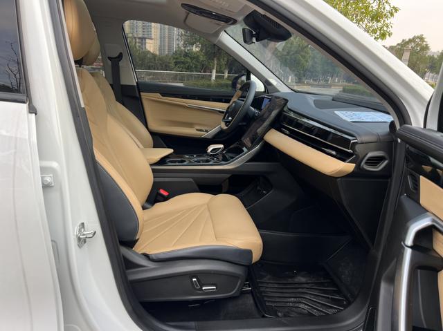 Geely Boyue L