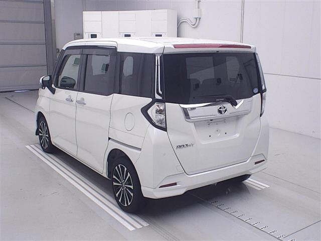 Toyota Roomy 1 поколение рестайлинг