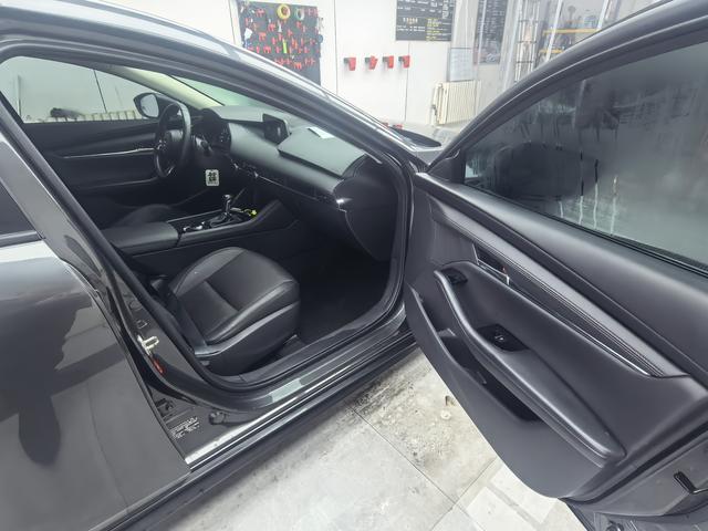 Mazda Axela 4 поколение