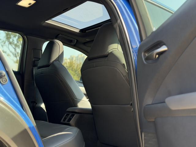 Lexus Ux300e