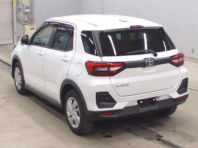 Toyota Raize 1 поколение