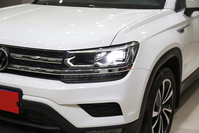 Volkswagen Tharu 1 поколение