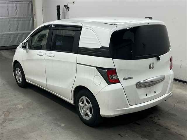 Honda Freed Spike 1 поколение рестайлинг
