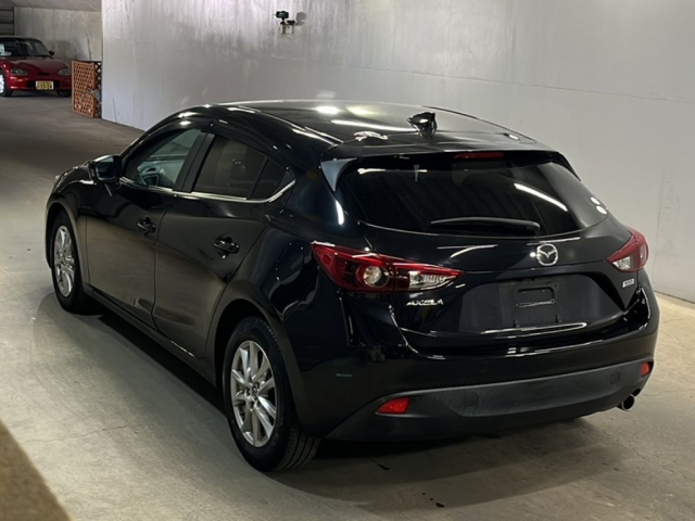 Mazda Axela 3 поколение рестайлинг