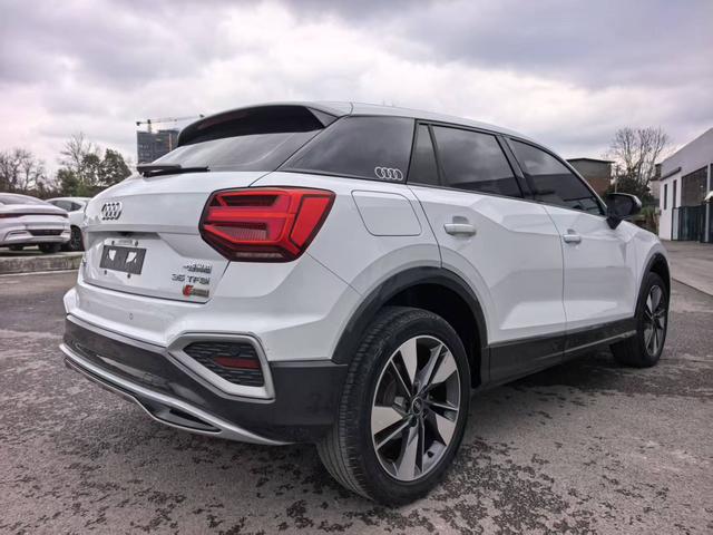Audi Q2L