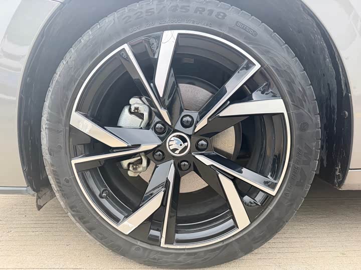 Skoda Octavia 4 поколение