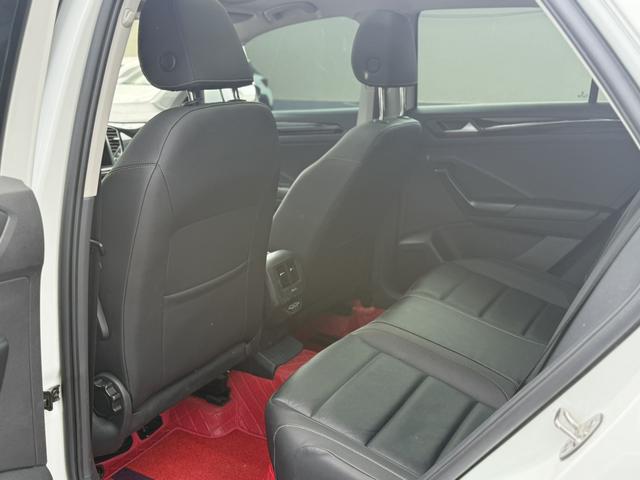 Volkswagen T-ROC 1 поколение