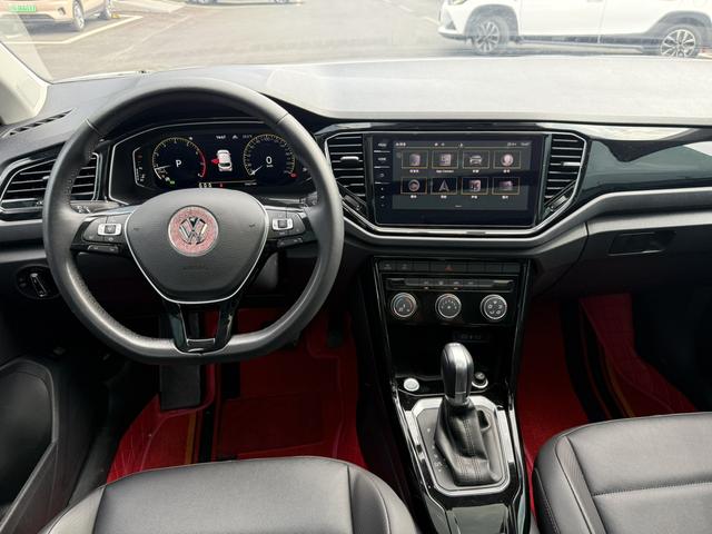 Volkswagen T-ROC 1 поколение