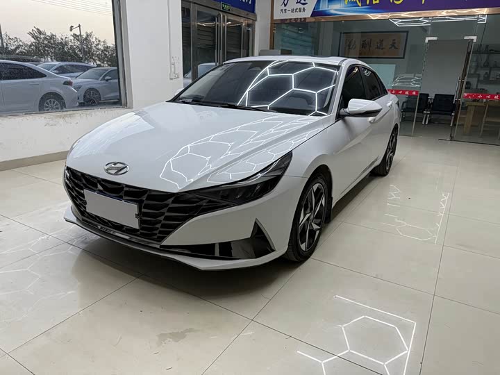 Hyundai Elantra