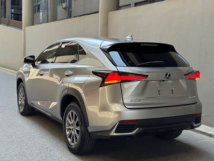 Lexus Nx200
