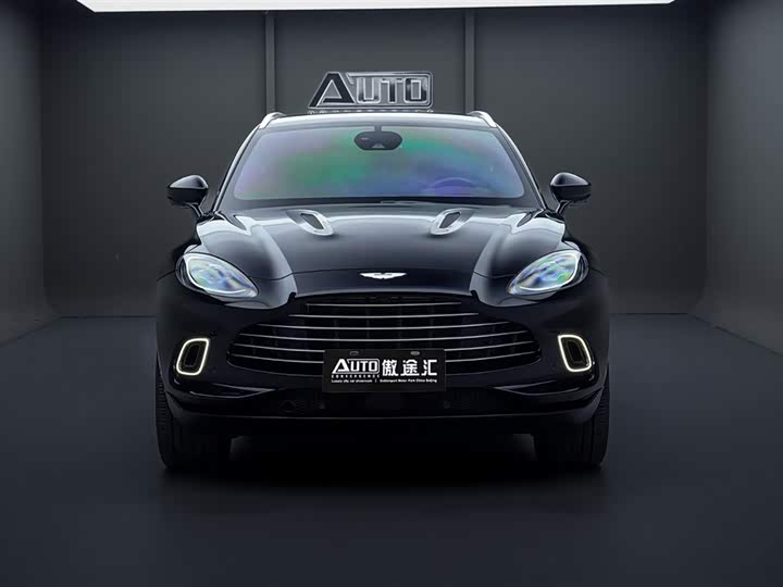 Aston Martin DBX