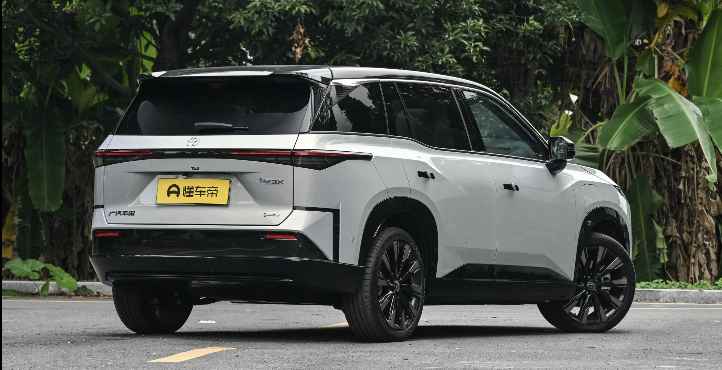 Toyota Bz3x