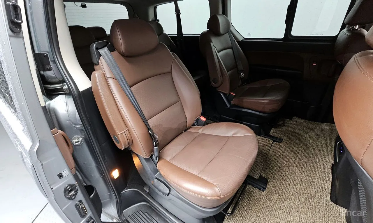 Hyundai Grand Starex