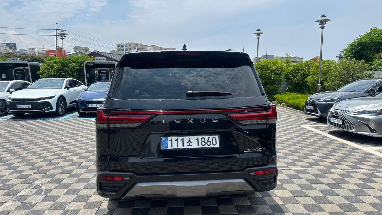Lexus Lx700h