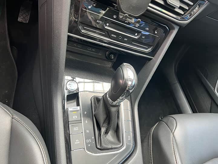 Volkswagen Tharu