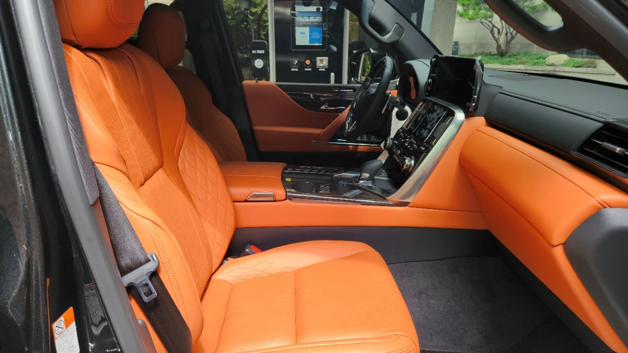 Lexus Lx700h