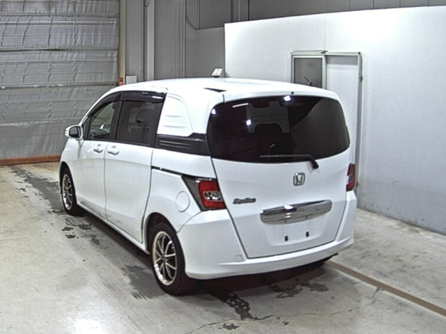 Honda Freed Spike