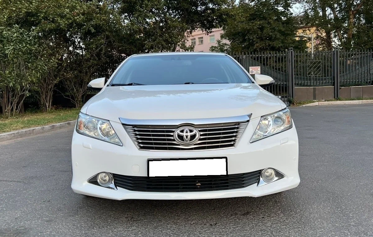 Toyota Camry 2013 года: Легендарный японский седан с пробегом 130 000 км за 1 500 710 ₽