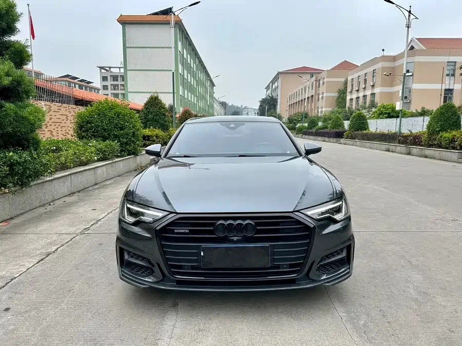 Audi A6 45 TFSI Premium 2021 года: Немецкий бизнес-седан с турбомотором и полным приводом