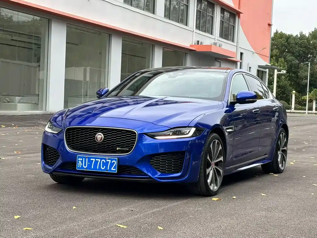 Jaguar XE 2020 года: Британский спорт-седан с характером аристократа