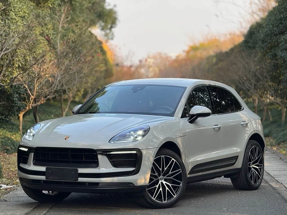 Porsche Macan 2022 года: Премиальный спортивный кроссовер с пробегом 50 000 км за 5 877 203 ₽