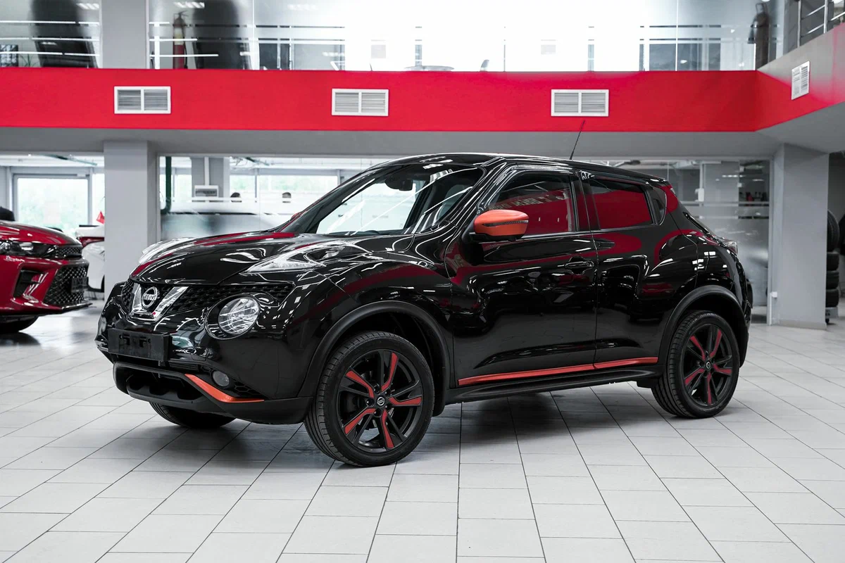 Nissan Juke 2018 года за 1,17 млн рублей: Компактный японский кроссовер с пробегом 35 000 км
