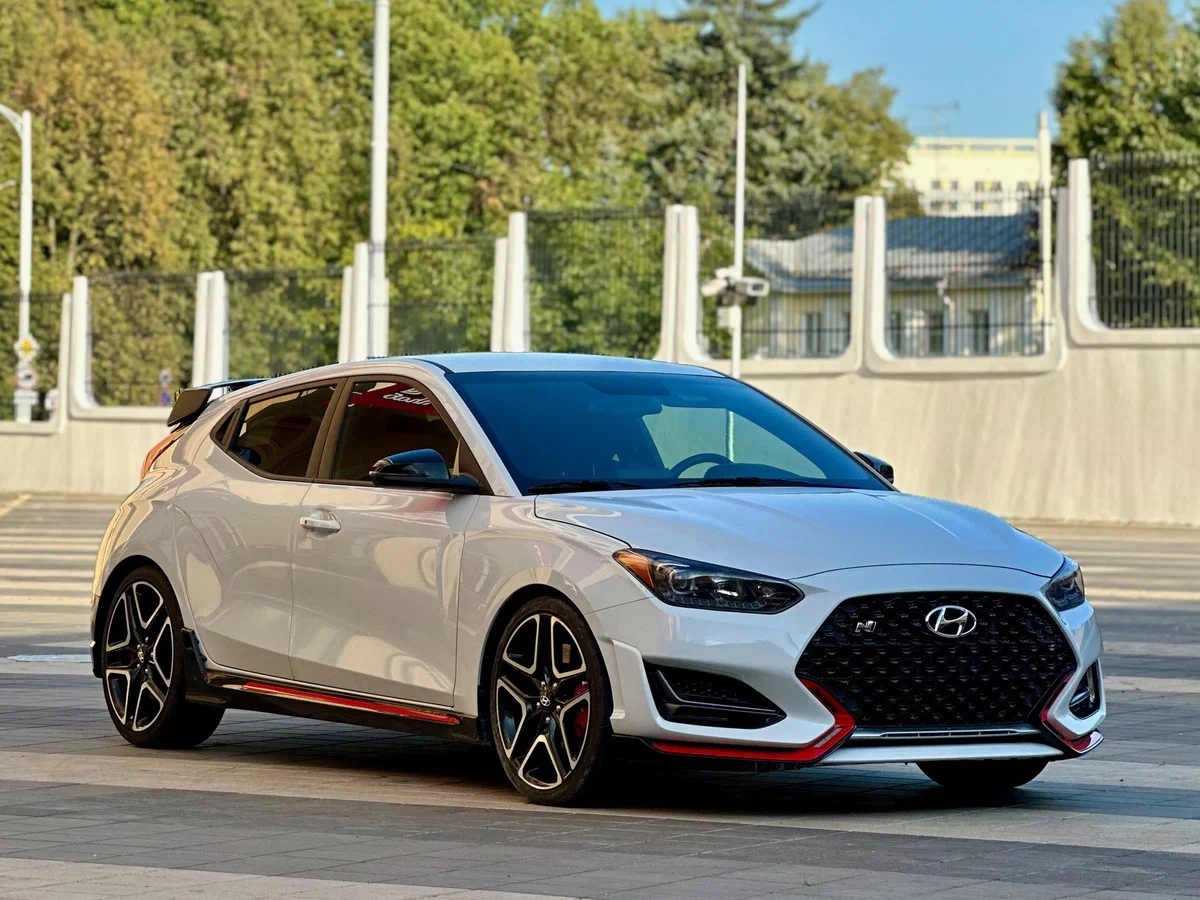 Hyundai Veloster 2.0 N 2019 года: Асимметричный хот-хэтч с характером и мощностью 275 л.с.