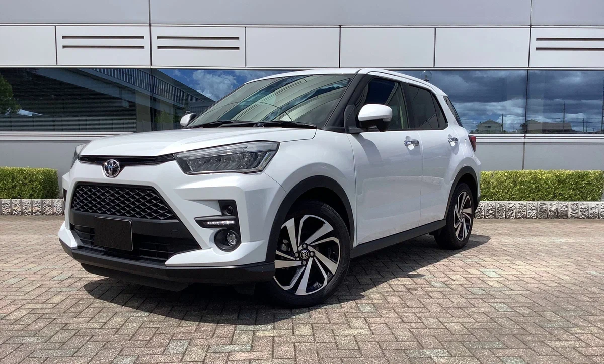 Toyota Raize 2021 года за 1,35 млн рублей: Компактный кроссовер с японским качеством