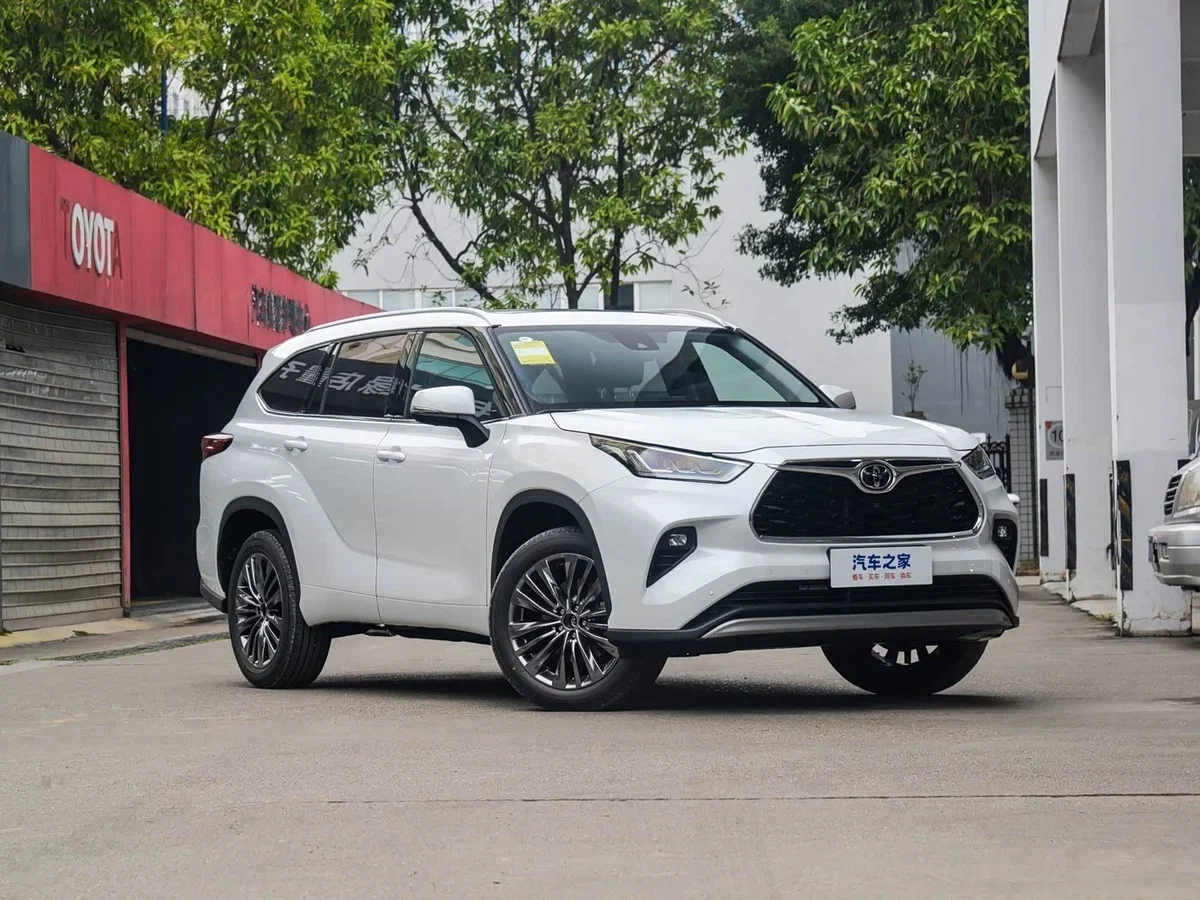 Toyota Highlander 2026 года за 5,5 млн рублей: Новый японский кроссовер с мощным турбомотором