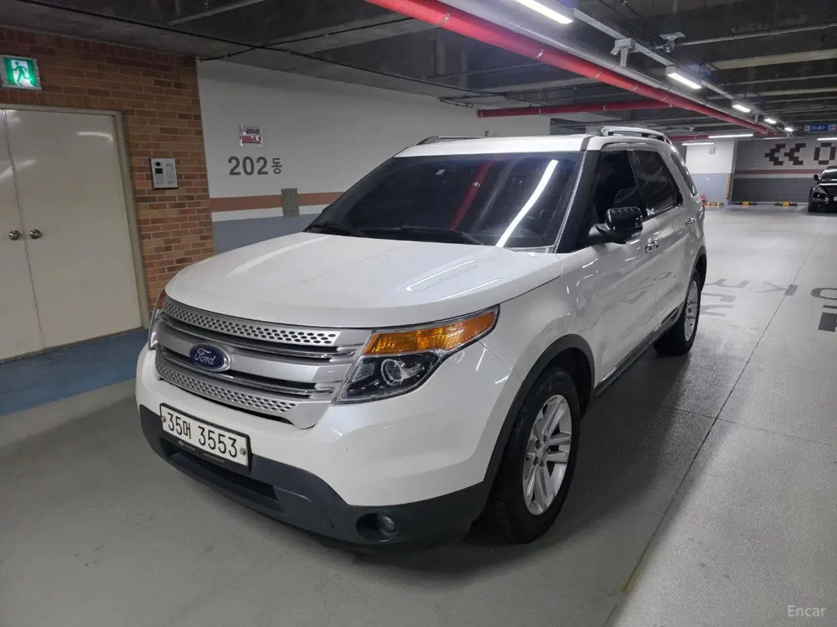Ford Explorer 2.0 Ecoboost 2WD 2014 года: Американский полноразмерный SUV с мощным турбомотором