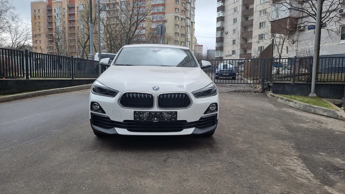 BMW X2 2019 года за 2,55 млн рублей: Купеобразный кроссовер с пробегом 30 000 км