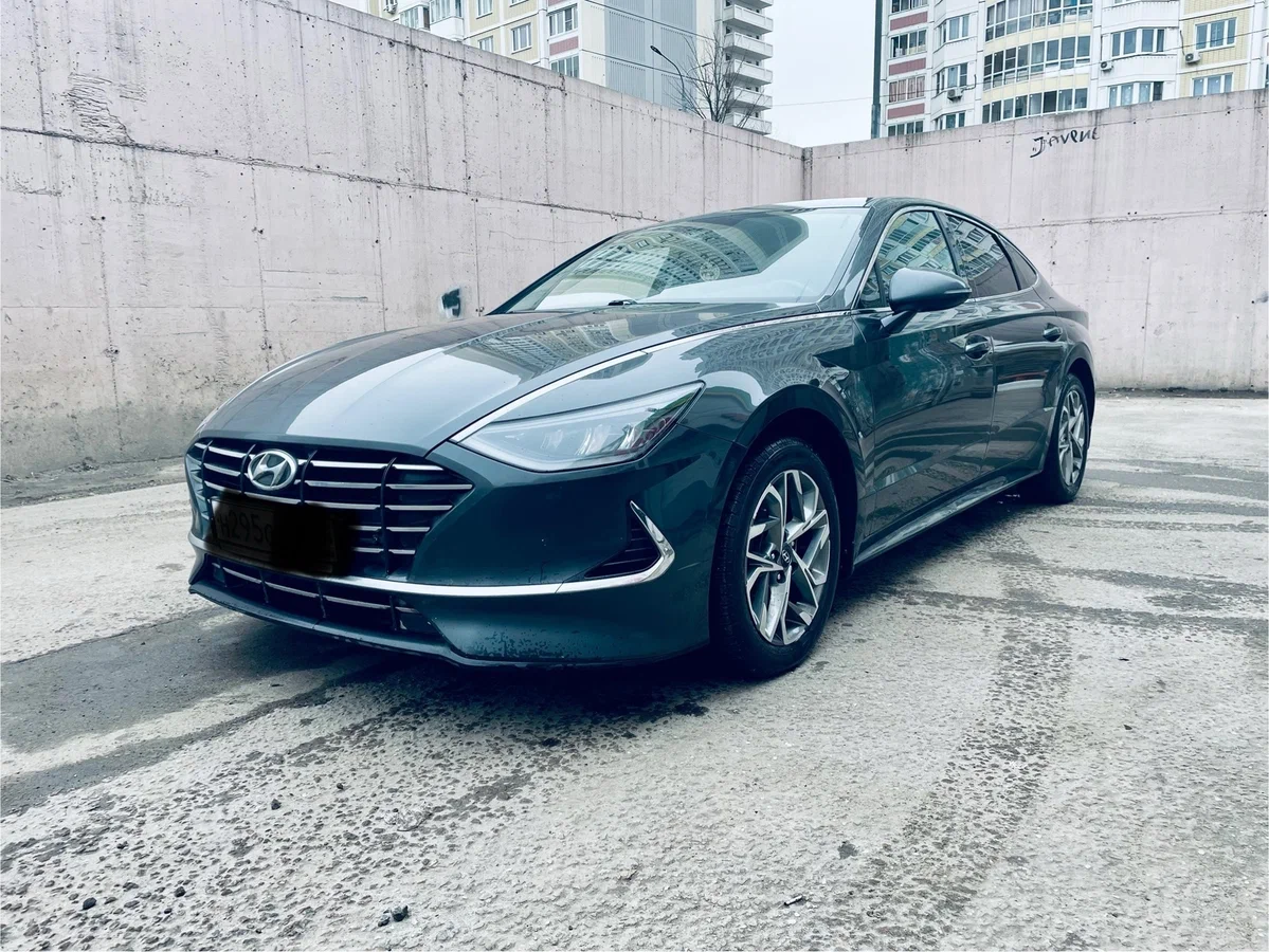 Hyundai Sonata 2021 года за 2,36 млн рублей: Бизнес-класс с минимальным пробегом
