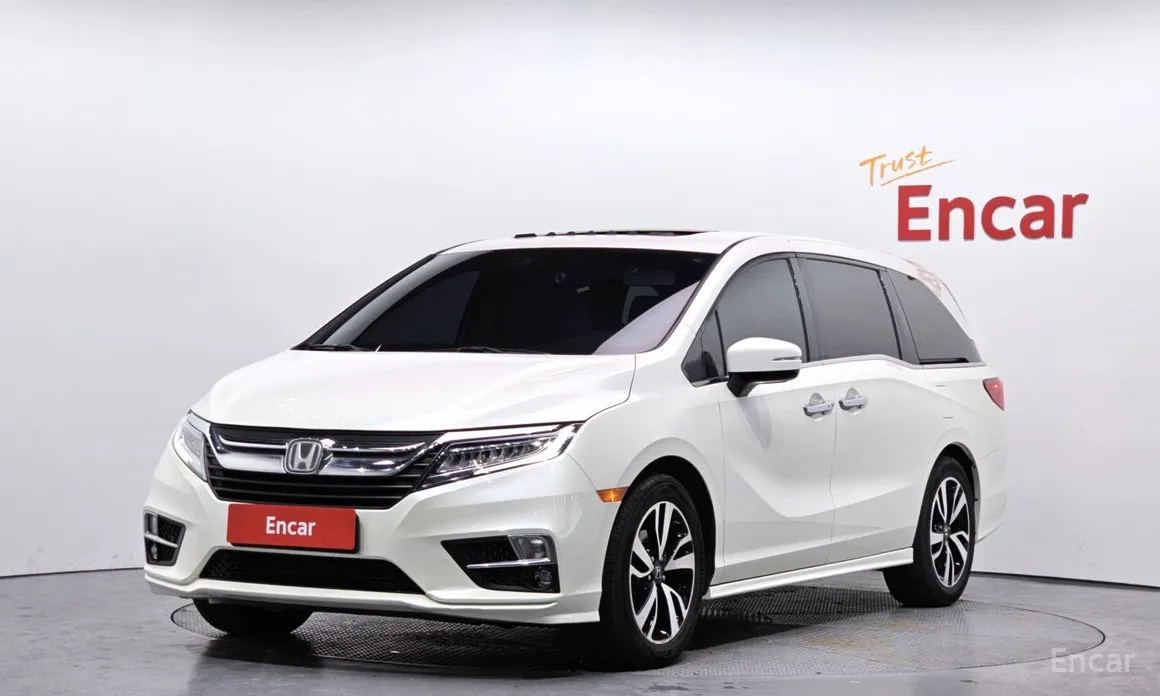 Honda Odyssey 3.5 2017 года: Просторный американский минивэн с V6 за 7 043 698 ₽