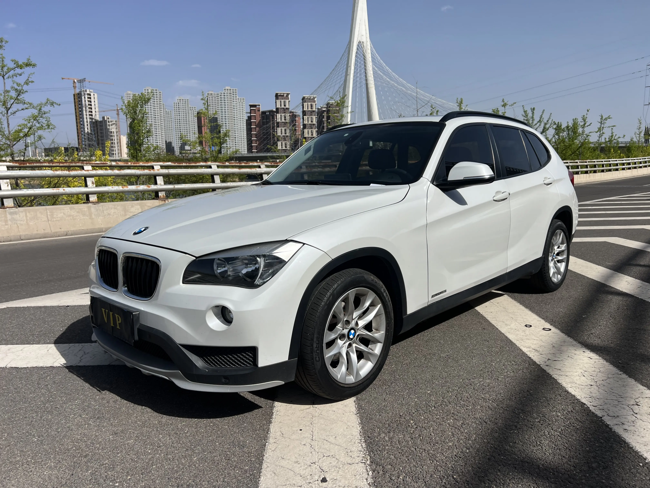 BMW X1 2017 года за 1,6 млн рублей: Немецкий премиум с пробегом 57 000 км