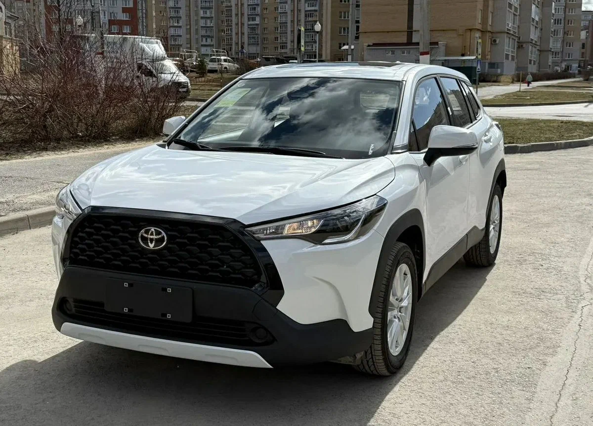 Toyota Corolla Cross 2022 года за 2,18 млн рублей: Компактный японский кроссовер с пробегом 44 000 км