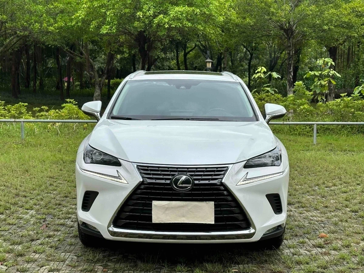 Lexus NX 200 2021 года за 3,43 млн рублей: Премиальный японский кроссовер с пробегом 33 000 км