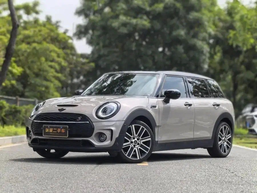 MINI Clubman Classic 2022 года за 2,45 млн рублей: Британский стиль с немецкой начинкой