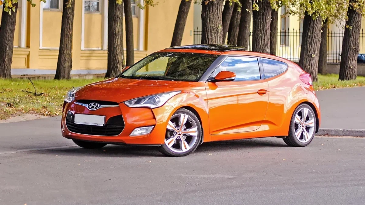 Hyundai Veloster 1.6 PYL DCT 2016 года: Уникальное трёхдверное купе с автоматом за 1 103 319 ₽