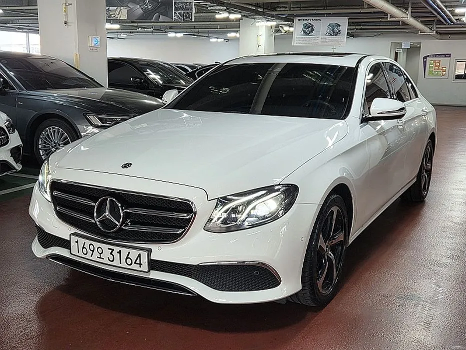 Mercedes-Benz E-Class E250 Avantgarde 2020 года: Немецкий бизнес-седан с пробегом 188 645 км